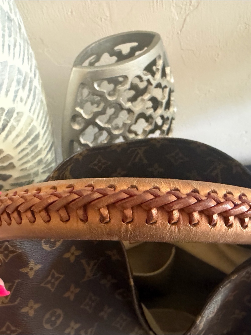 AUTHENTIC Louis Vuitton Artsy Monogram Canvas - Picture 7 of 16